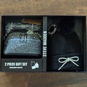 NWT Steve Madden Gift Set Pom Beanie with Rhinestone Bow & Crossbody Bag